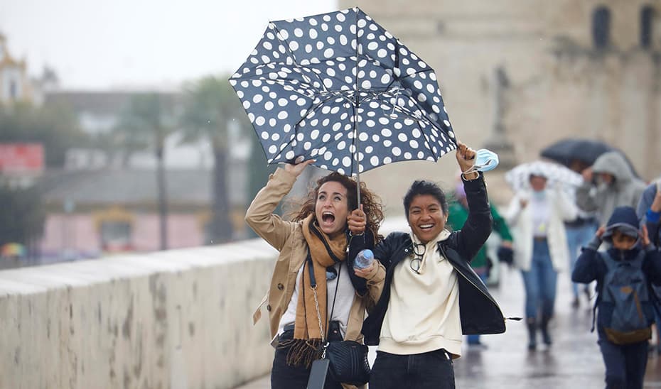 Una nueva borrasca dejará este domingo en aviso naranja por viento y por fenómenos costeros a diversos litorales andaluces