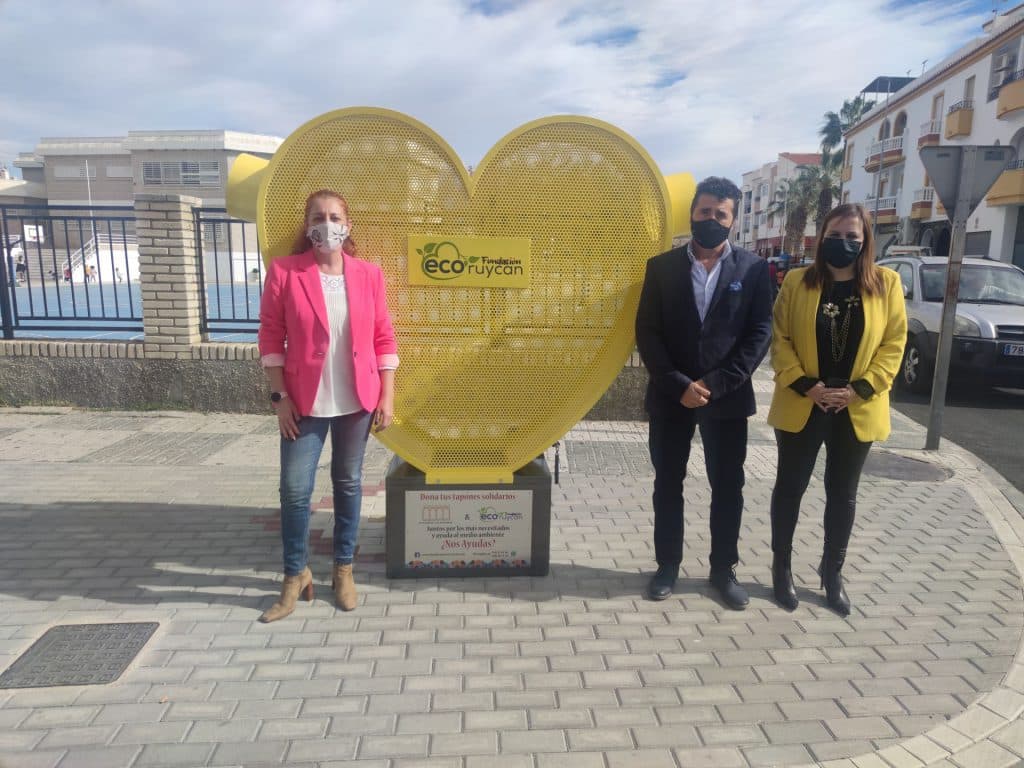 El ‘Corazón Solidario’ llega a Salobreña para recoger tapones de plástico en ayuda a niños con necesidades especiales