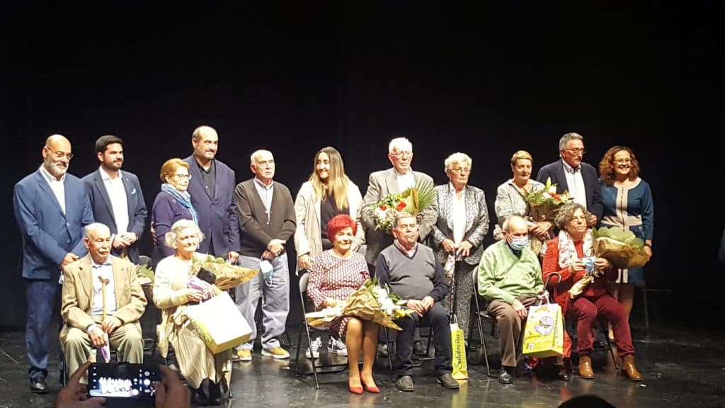 Homenaje a los mayores de Salobreña que cumplen sus Bodas de Oro