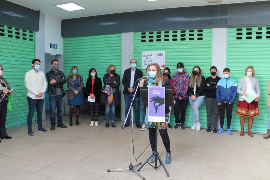 Salobreña vuelve a plantar cara a la violencia de género con una “Lectura continuada” en el Mercado Municipal