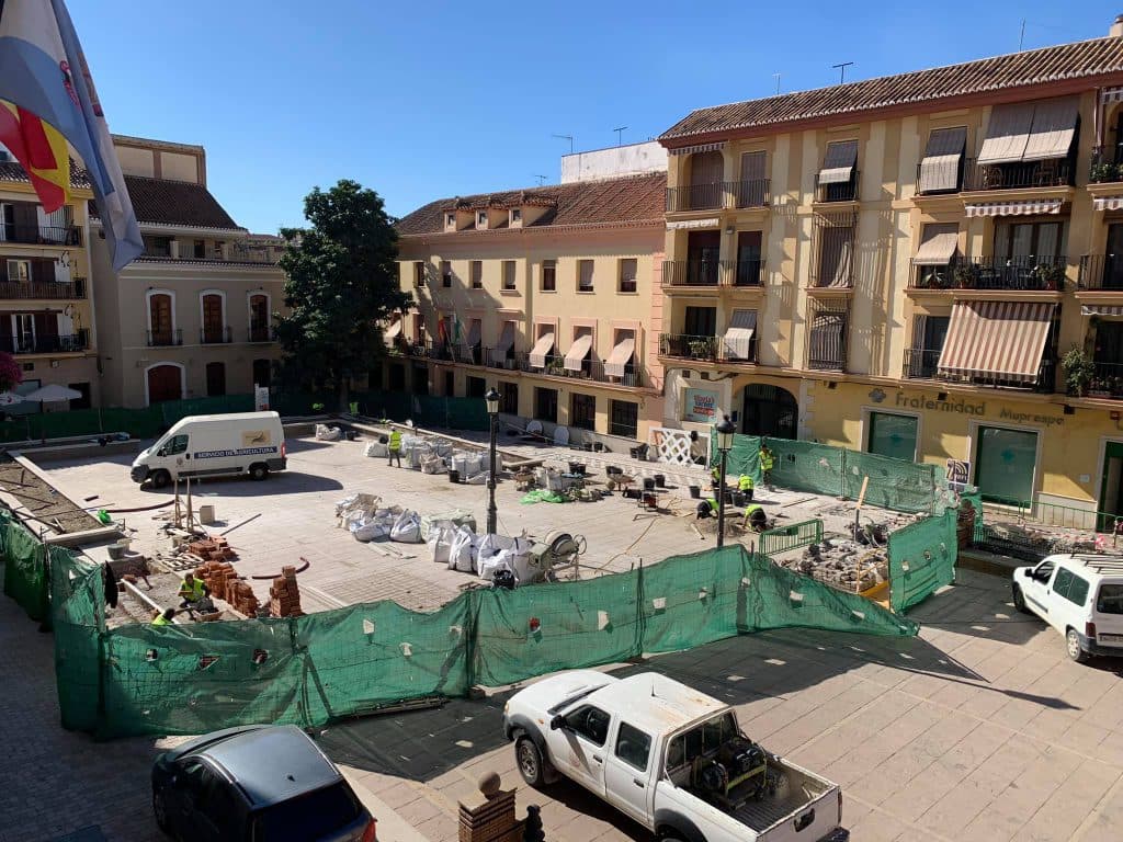 La obra de la Plaza de España «cumple sus plazos» dentro de la ‘cautela arqueológica’ y creación de empleo