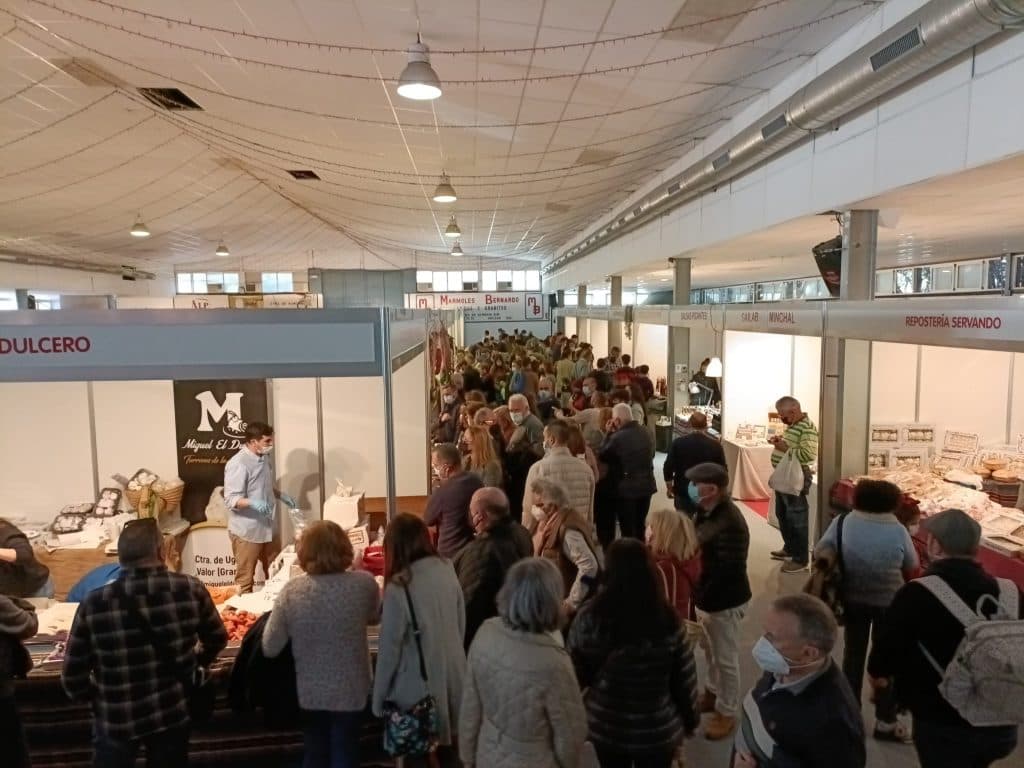 Más de 50 empresas muestran lo mejor de la Alpujarra en la 24ª edición de la feria del turismo, artesanía y productos tradicionales de la comarca