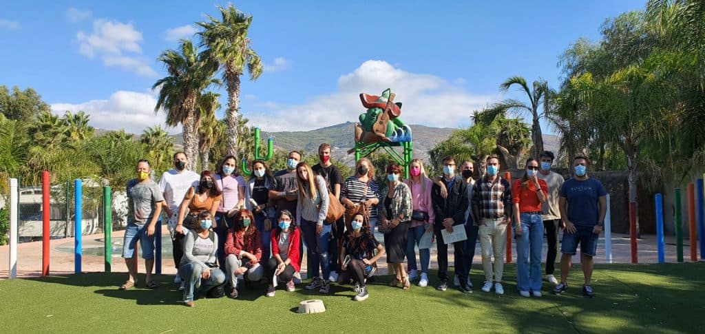 La Asociación de Empresarios de la Costa Tropical retoma el programa de charlas motivacionales a alumnos de centros de enseñanza superior