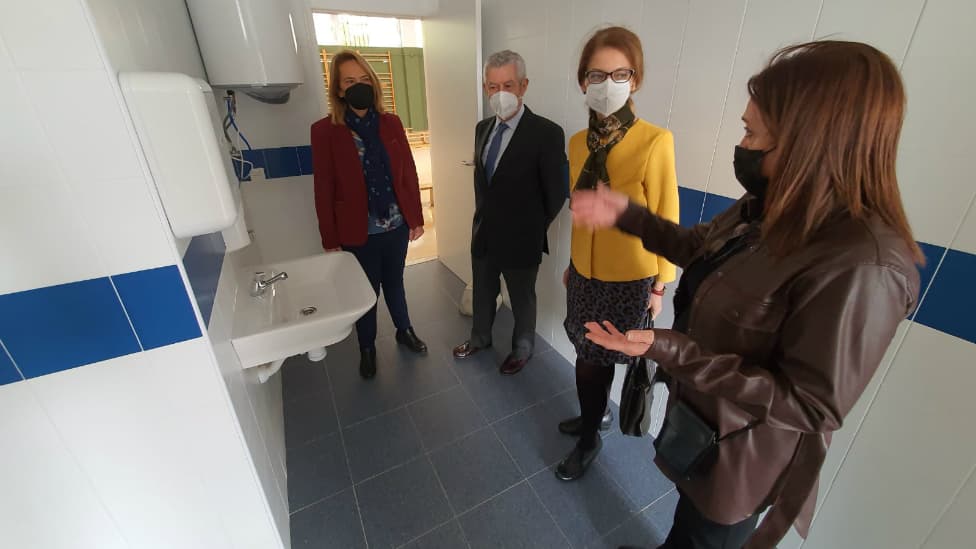 En Granada, Educación alcanza las 127 obras en centros educativos  durante año y medio a través del nuevo procedimiento de adjudicación rápida