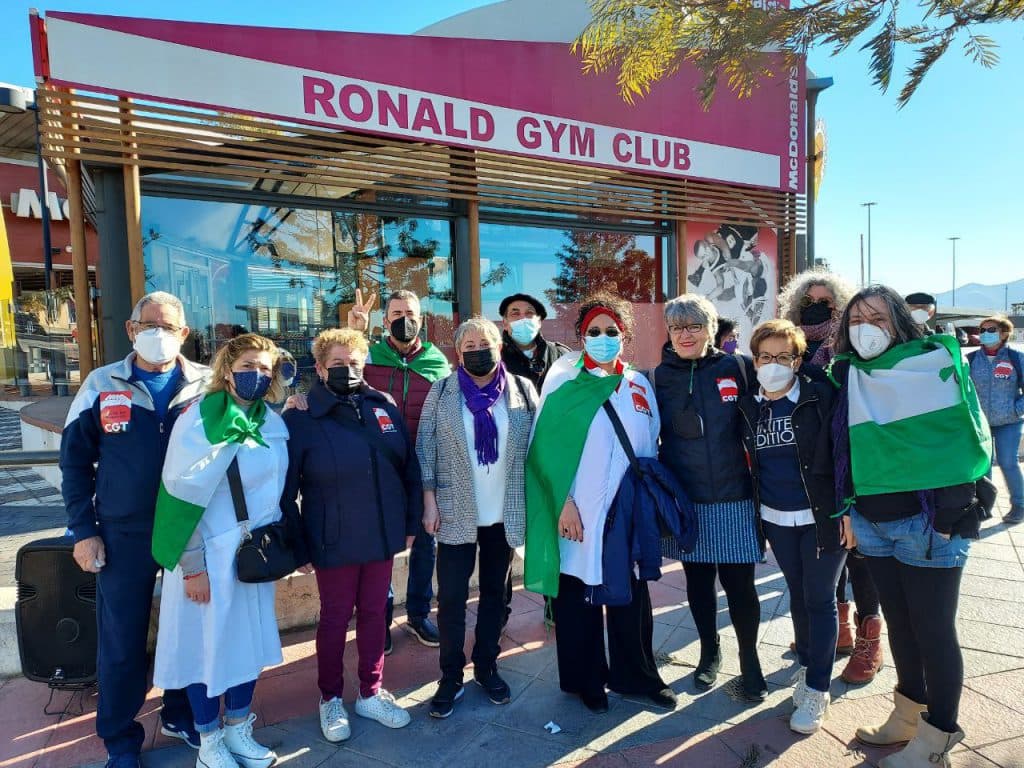 Podemos muestra su apoyo a la Marcha Blanca en Motril del Servicio de Ayuda a Domicilio