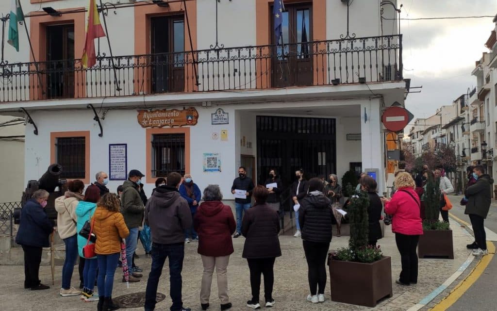 La ONG Lanjarón Mira al mundo condena la guerra y llama a promover la paz desde todos los rincones del mundo
