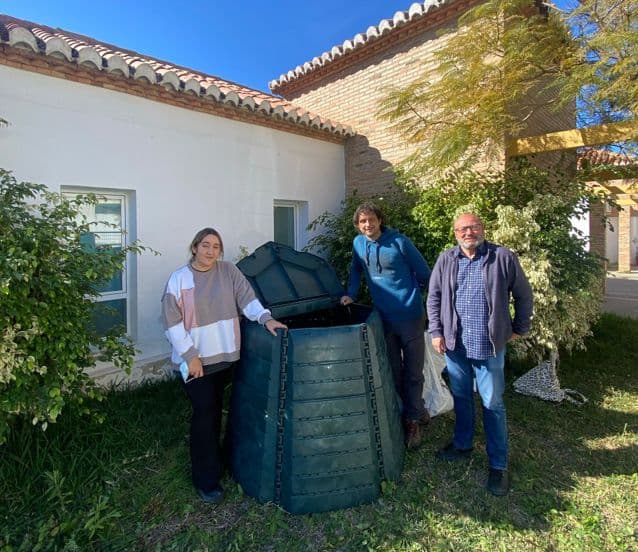 Salobreña instala cuatro  composteras para el reciclaje doméstico y comunitario