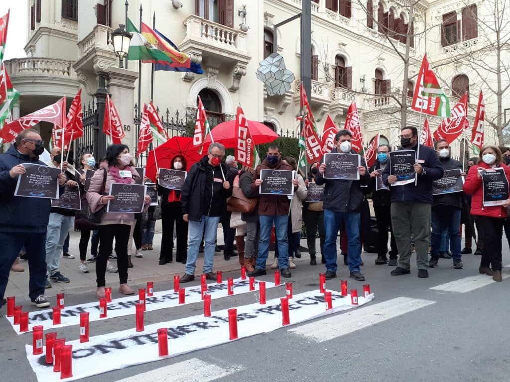 CCOO y UGT piden al Gobierno medidas para «contener los precios, proteger el empleo y frenar el deterioro de nuestras condiciones de vida»