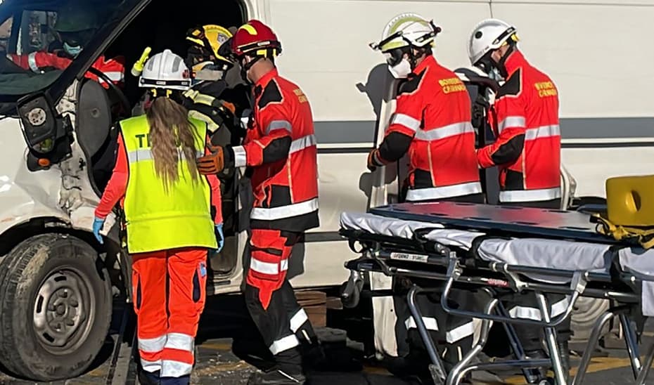 Herido por quemaduras un joven en el incendio de una vivienda en Peligros