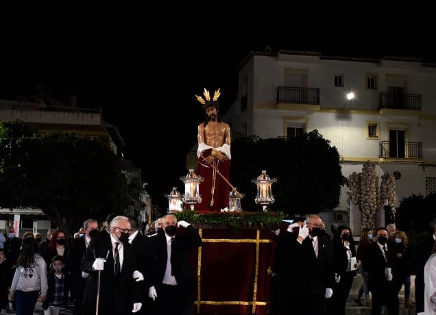 Salobreña entera acompaña al Cristo de la Humillación en el rezo del Santo  Vía Crucis