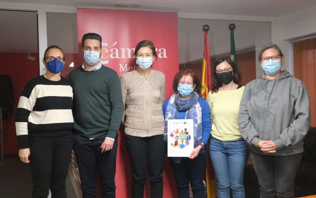 La Cámara de Comercio acuerda colaborar con la asociación Motril Acoge a través de planes de formación para sus usuarios