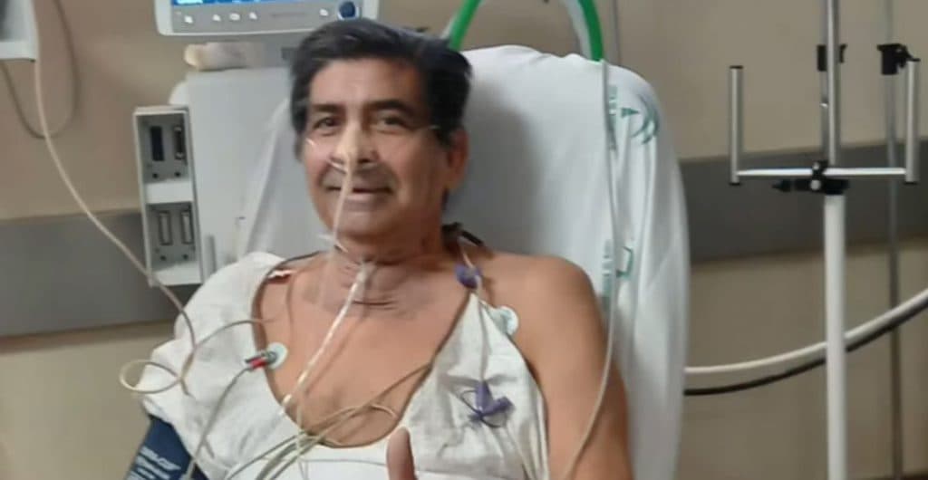 Juan recibe el alta en la UCI del Hospital Santa Ana de Motril, tras 52 días hospitalizado
