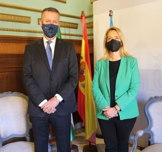 Ayuntamiento y Colegio de Abogados de Granada afianzan su colaboración mutua para «beneficio de la ciudadanía»
