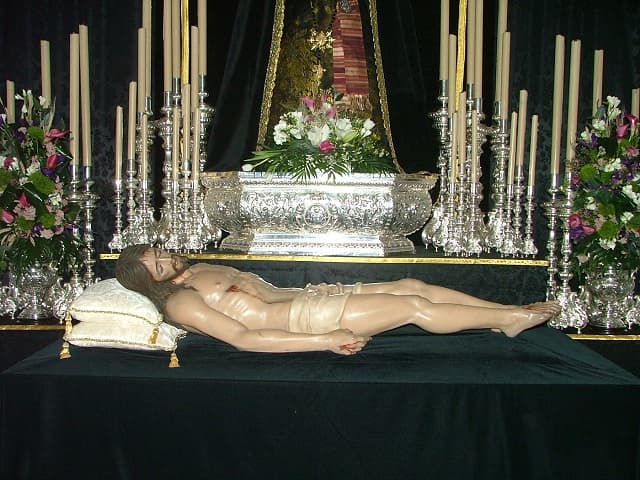 La Cofradía del Santo Sepulcro ejercita sus cultos cuaresmales en la Iglesia Mayor Parroquial