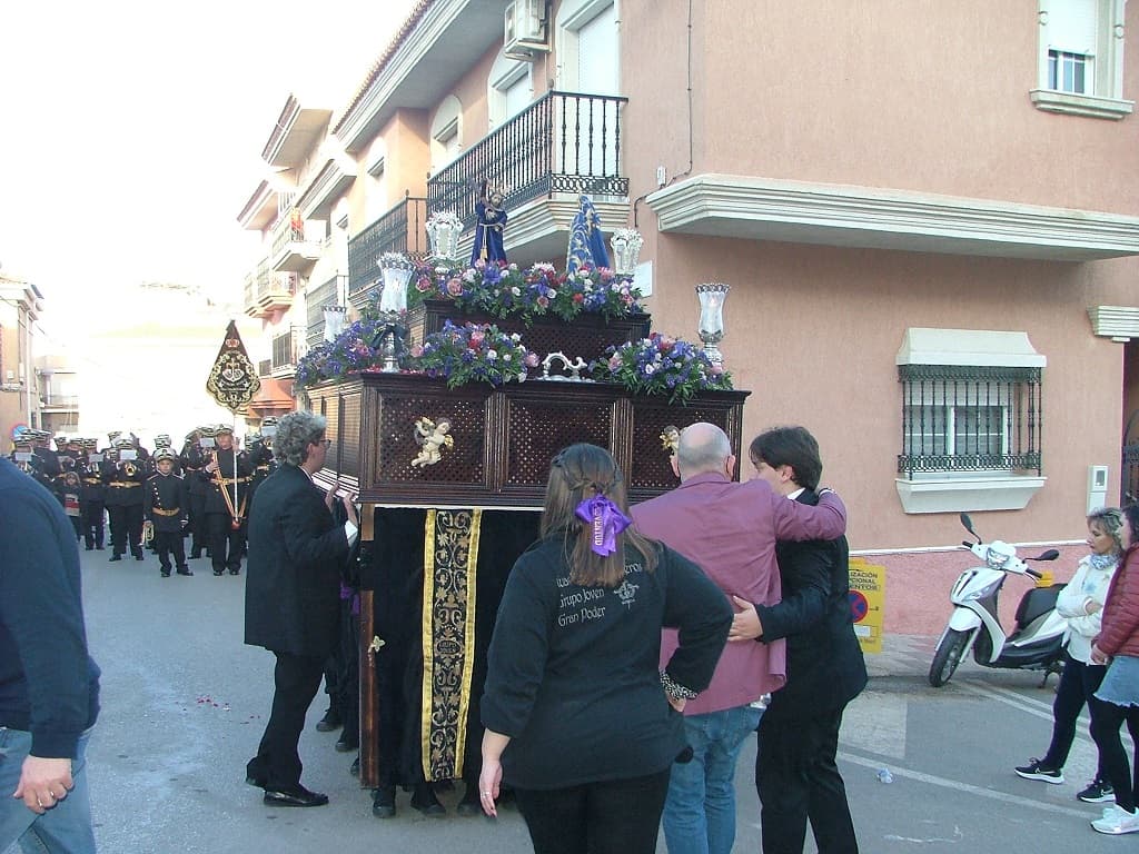 Sonidos, olores y colores para una Semana Santa que reaviva la tradición