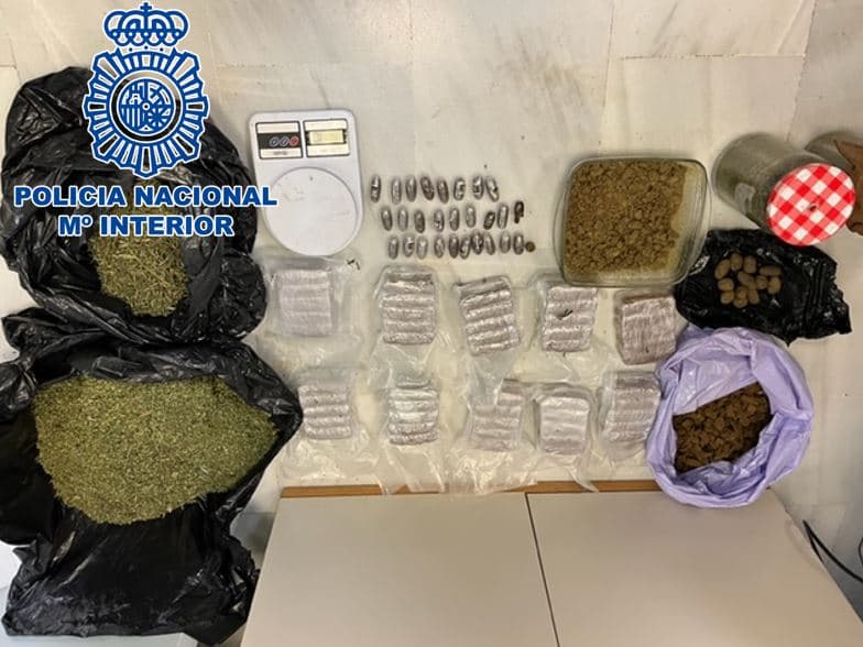 La Policía Nacional inspecciona 70 viviendas contando el 91,4% de ellas con “enganches ilegales” y desmantela un piso dedicado en exclusiva a la producción de resina de hachís