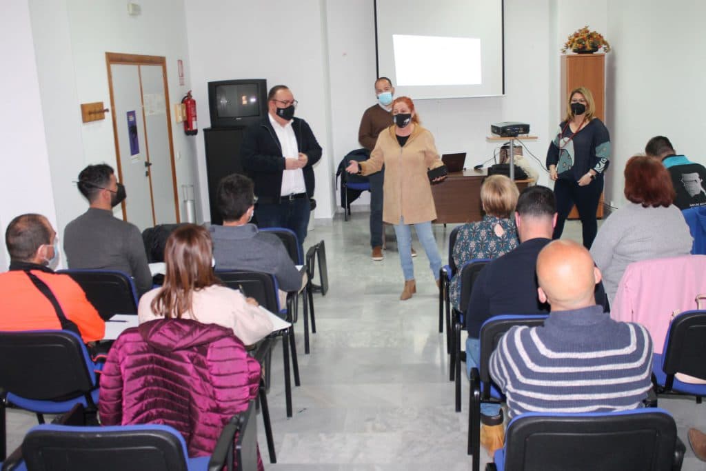 Salobreña acoge la primera reunión para el desarrollo de instalaciones deportivas en la Comarca