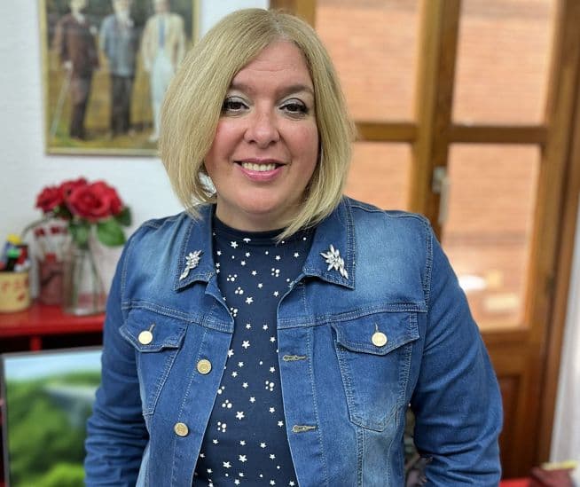 Flor Almón informa sobre las ayudas del ministerio de Agricultura para formación de jóvenes agricultores
