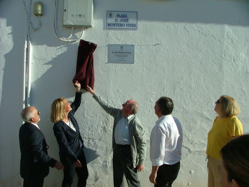La ciudad homenajea al sacerdote motrileño José Montero Vives