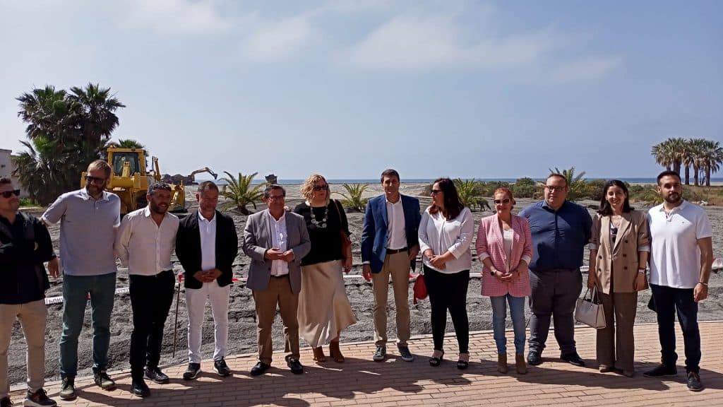 Regeneración playa de Poniente de Motril: Pedro Fernández, delegado del Gobierno en Andalucía, visita los trabajos