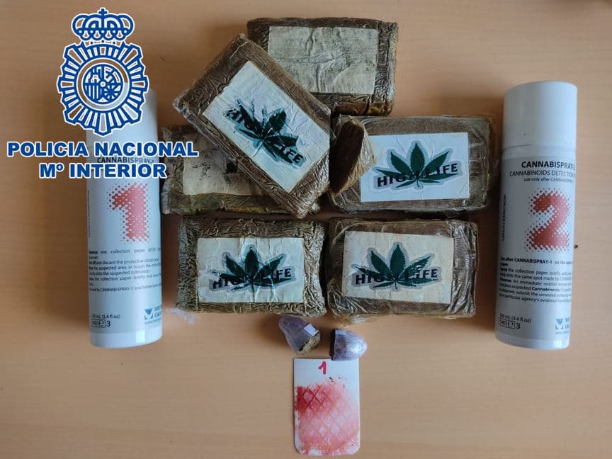 Detienen en una calle de Motril a un varón cuando traficaba con varias tabletas de hachís