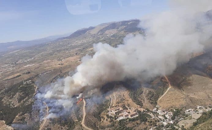 Carmen Crespo valora solicitar que se declare como zona afectada por emergencia el área quemada por el incendio de Granada