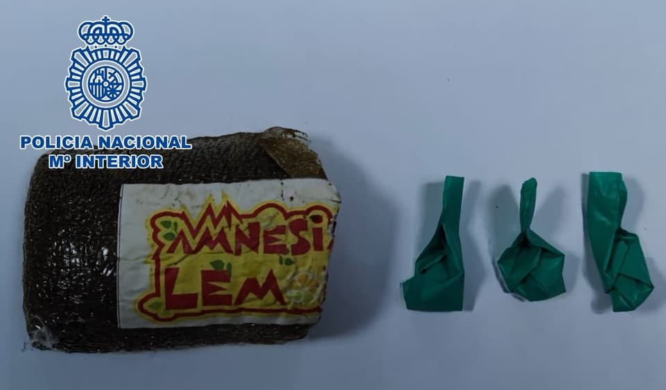 Detenida en Motril una pareja en posesión de una tableta de hachís y tres dosis de cocaína