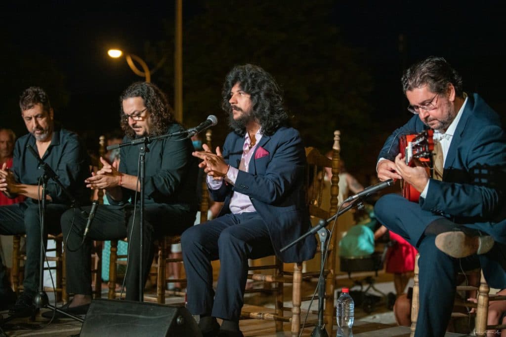 EL FLAMENCO INUNDA LOS BARRIOS