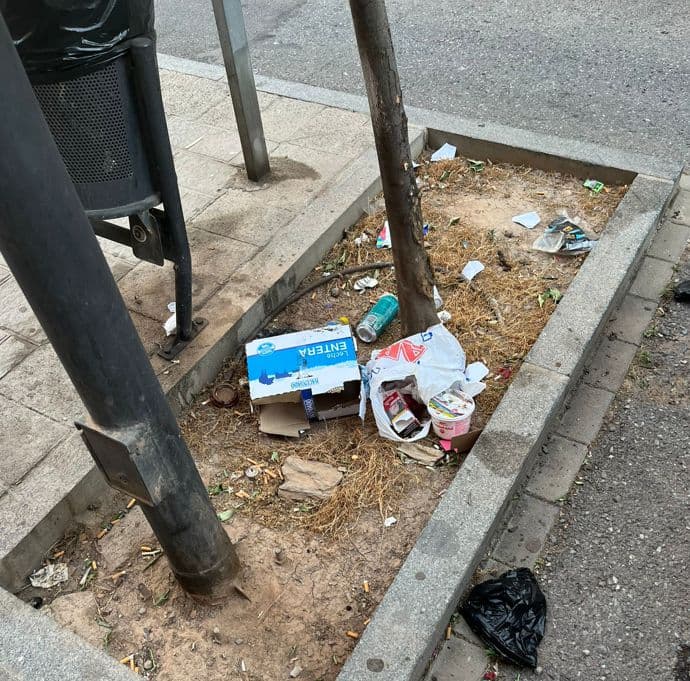 El PSOE de Motril pide la limpieza de la calle Santísimo y de otras de su entorno como la calle Cruz