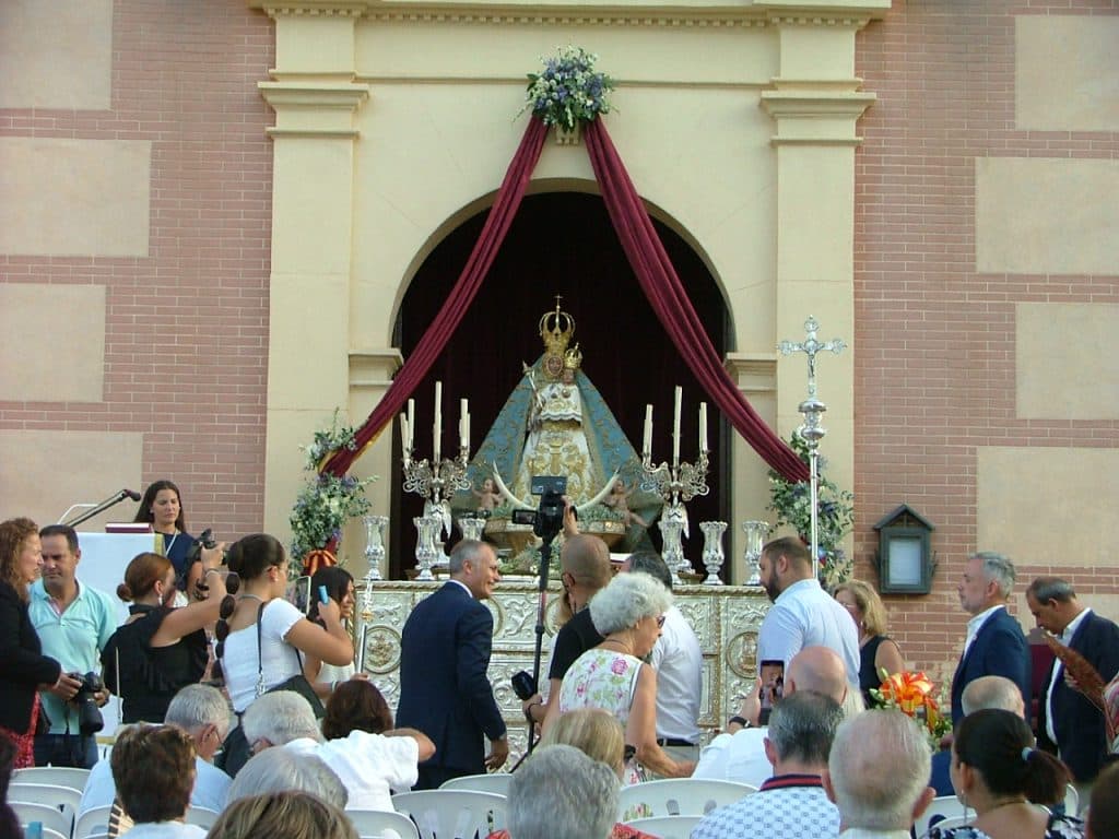 SE CELEBRA EN MOTRIL LA OFRENDA FLORAL A LA PATRONA