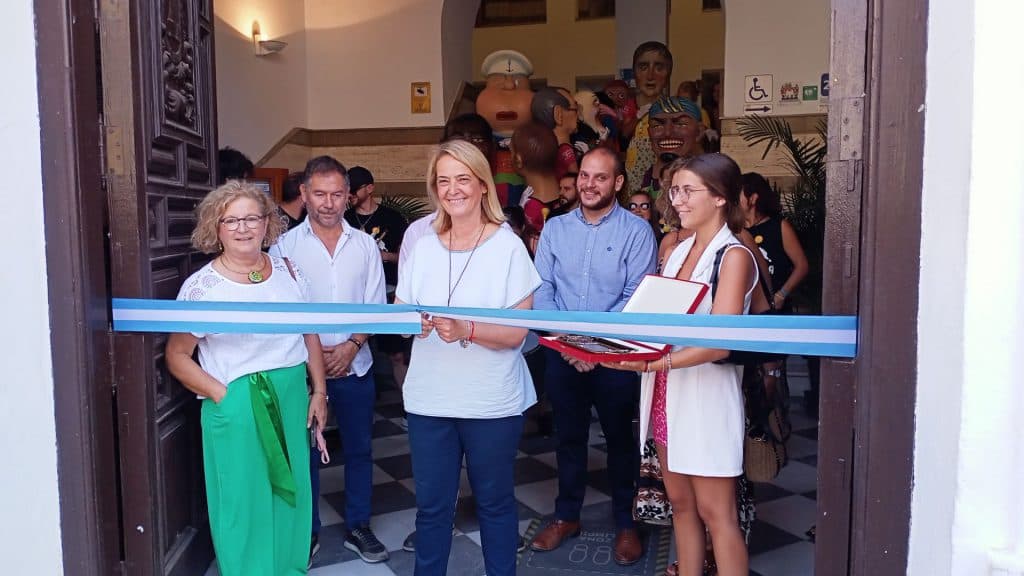La alcaldesa, Luisa García Chamorro, inaugura la Feria de Día de Motril 2022