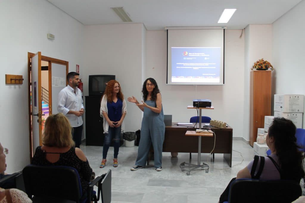 El SEPE promueve la capacitación digital de las trabajadoras en el ámbito rural