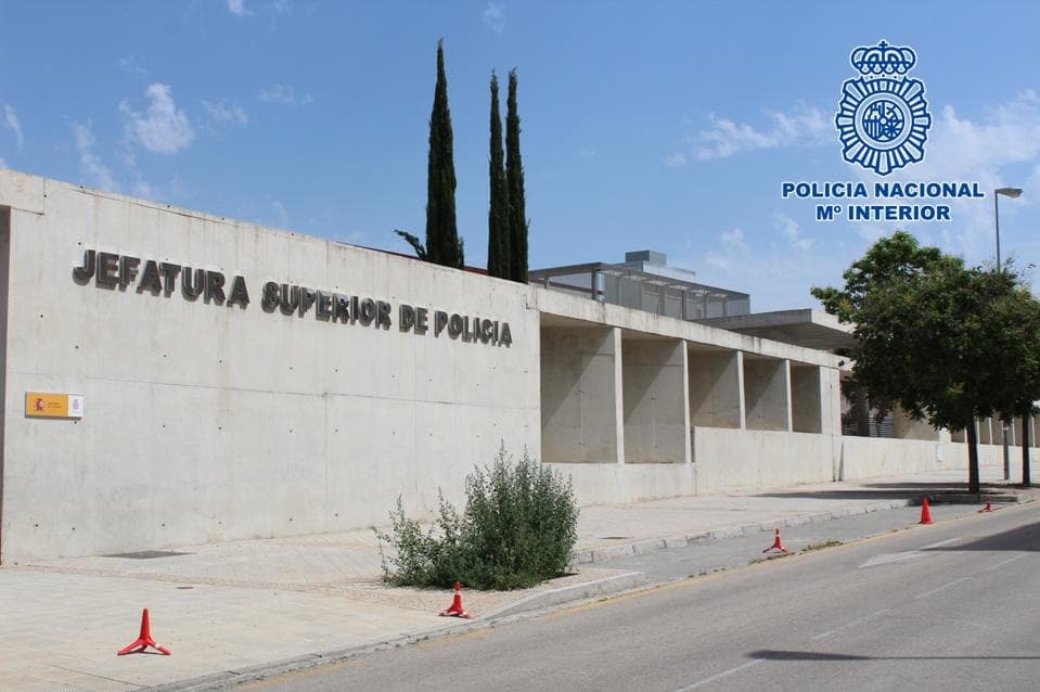 Detenidos un padre y su hijo como autores de un atropello y apuñalamiento ocurridos el pasado día 19 en Granada