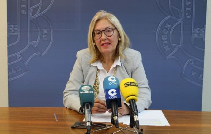 Mª Ángeles Escámez: «Ponemos en marcha dos nuevas acciones formativas que capacitarán a los alumnos para acceder al mercado laboral»