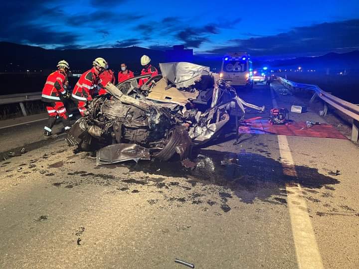 Un fallecido en un accidente entre un autobús y un turismo en la N-340 en Motril