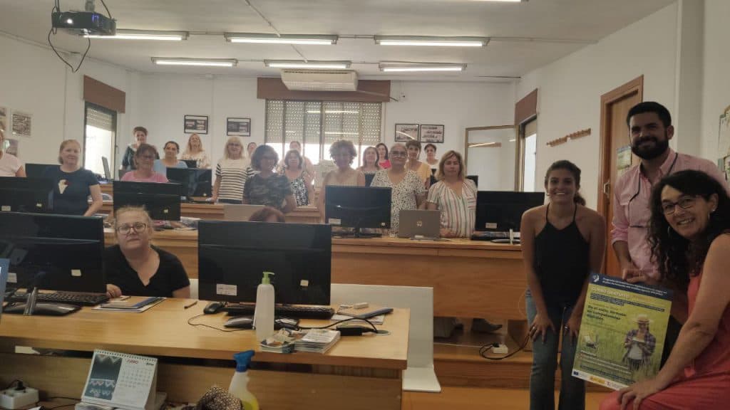 Inicio en Salobreña del curso de ‘Alfabetización digital para mujeres contratadas en el marco del Plan de Fomento del Empleo Agrario (PROFEA)