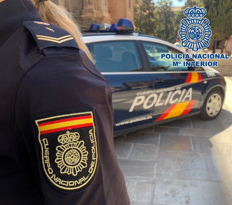 Detenidos tres presuntos autores de tres robos con violencia e intimidación con arma blanca en el que resultó herido un joven de 22 años