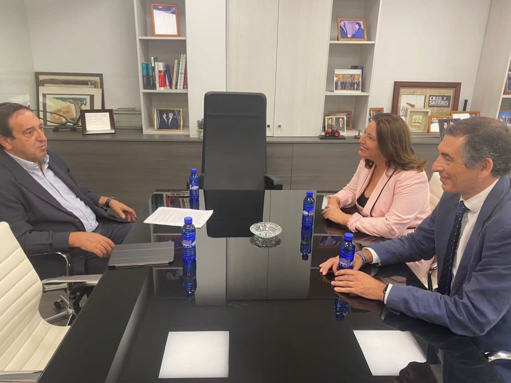 Carmen Crespo y Pedro Barato acuerdan una alianza para defender regadíos sostenibles y eficientes en España