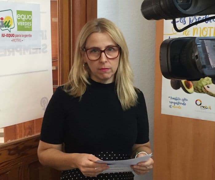 Inma Omiste (IU-Equo): «El gobierno motrileño rechaza ayudar económicamente a las familias motrileñas para afrontar los gastos en material escolar»