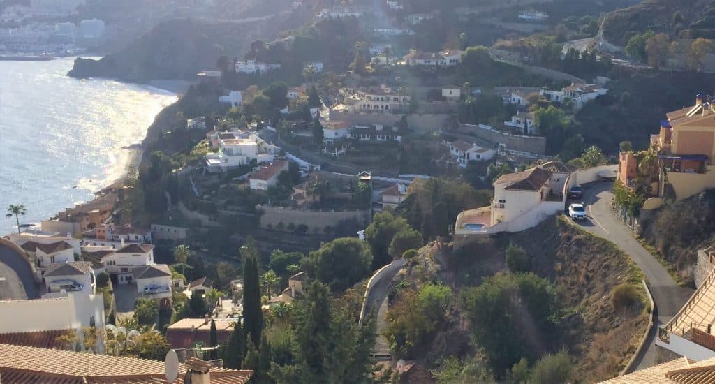 CA: «Las sentencias que condenan al ayuntamiento sexitano a la conservación y mantenimiento de las urbanizaciones de Cotobro y Punta de la Mona siguen sin cumplirse»