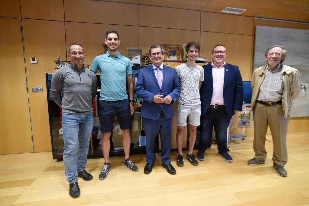 El presidente de Diputación reconoce a los deportistas de élite de la provincia por sus resultados esta temporada