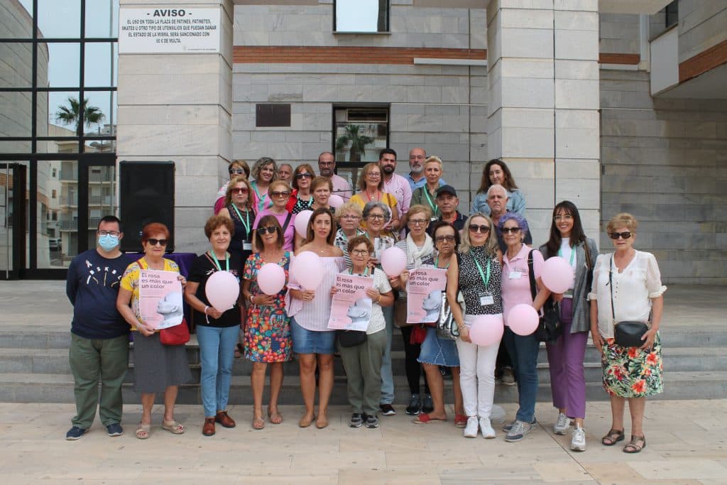 Salobreña se tiñe de rosa por el Día Mundial Contra el Cáncer de Mama