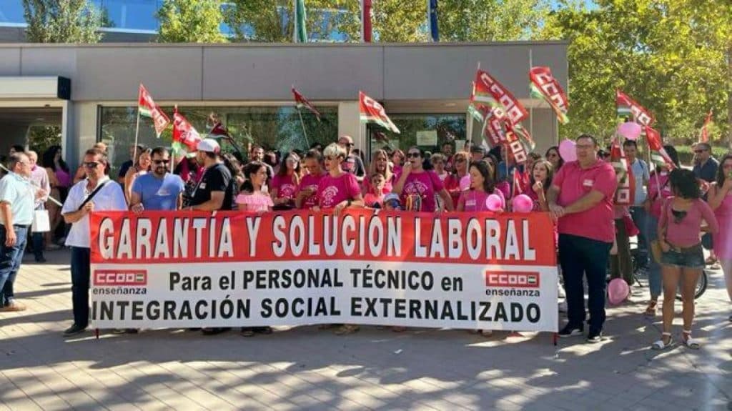 CCOO denuncia las situaciones de abandono que sufren los escolares con necesidades educativas especiales debido a la falta de PTIS