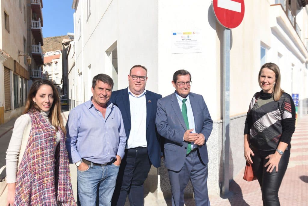 Diputación finaliza las obras de mejora del área comercial turística de Castell de Ferro, financiadas con fondos Next Generation