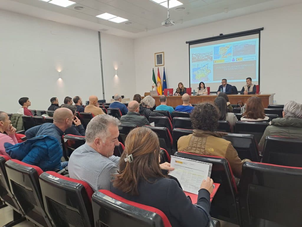 Profesionales actualizan en Granada protocolos para actuar ante una emergencia sísmica y de maremotos