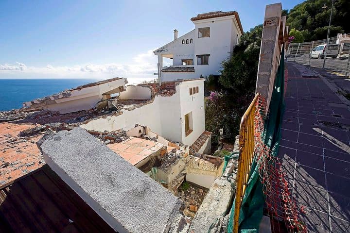 Convergencia Andaluza: «La lucha de los vecinos de Cármenes del Mar vence a la negligencia municipal»