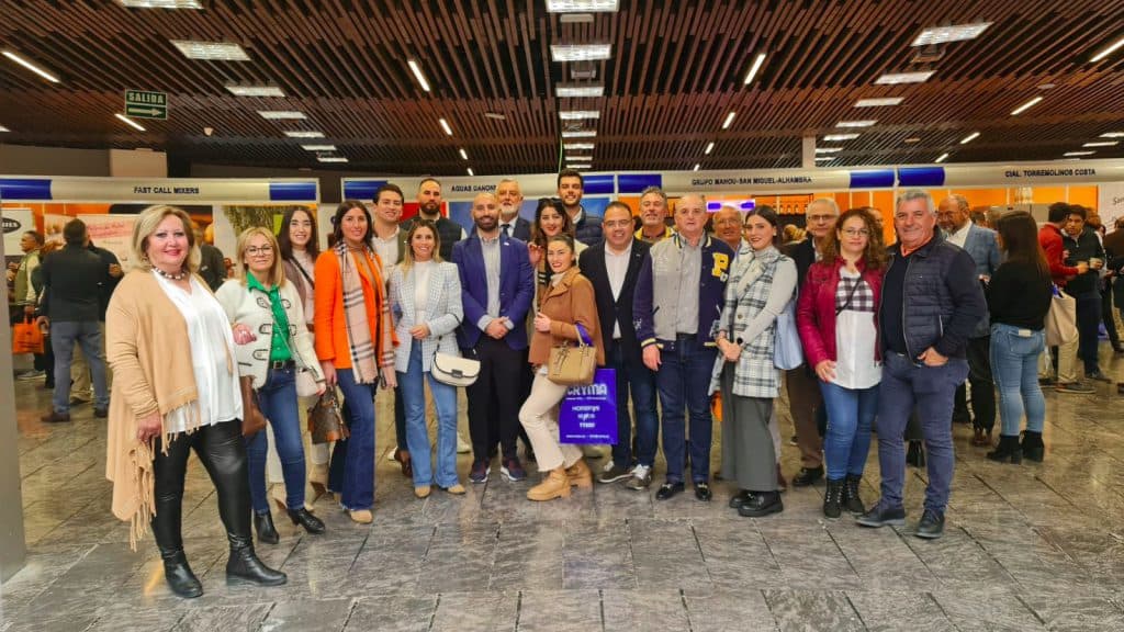 Ruiz Joya reivindica los espigones de Almuñécar desde ‘Expoplaya’ en Torremolinos