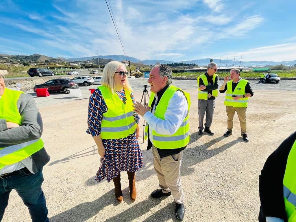 Flor Almón destaca la mejora de los accesos a Motril y la seguridad vial en la N-340 con la nueva rotonda en la Haza de la Plata