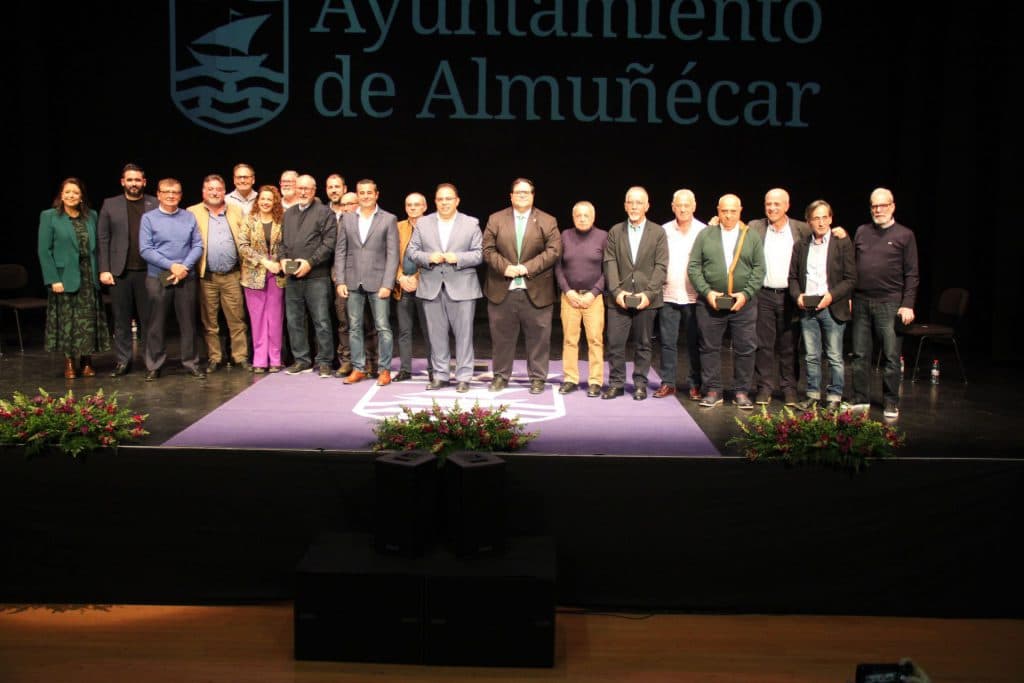 El Ayuntamiento de Almuñécar homenajea a 15 funcionarios que se jubilan