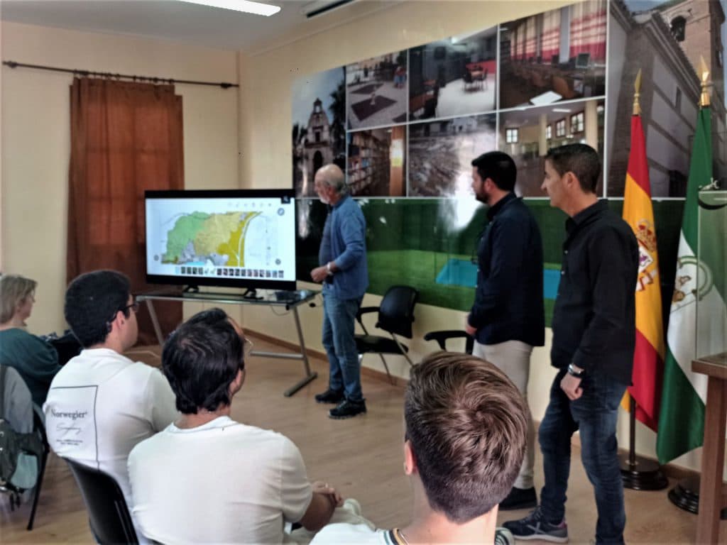 Estudiantes de la Escuela de Arquitectura de Málaga realizan un proyecto de ordenación urbanística de Lobres